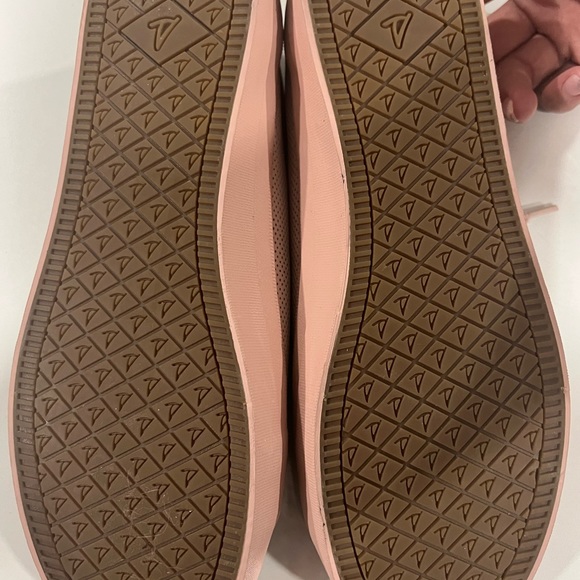 Brand New Sperry Sneakers - Picture 2 of 4